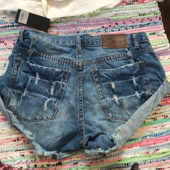 One Teaspoon Pacifica Bandits Shorts - Picture 2 of 2